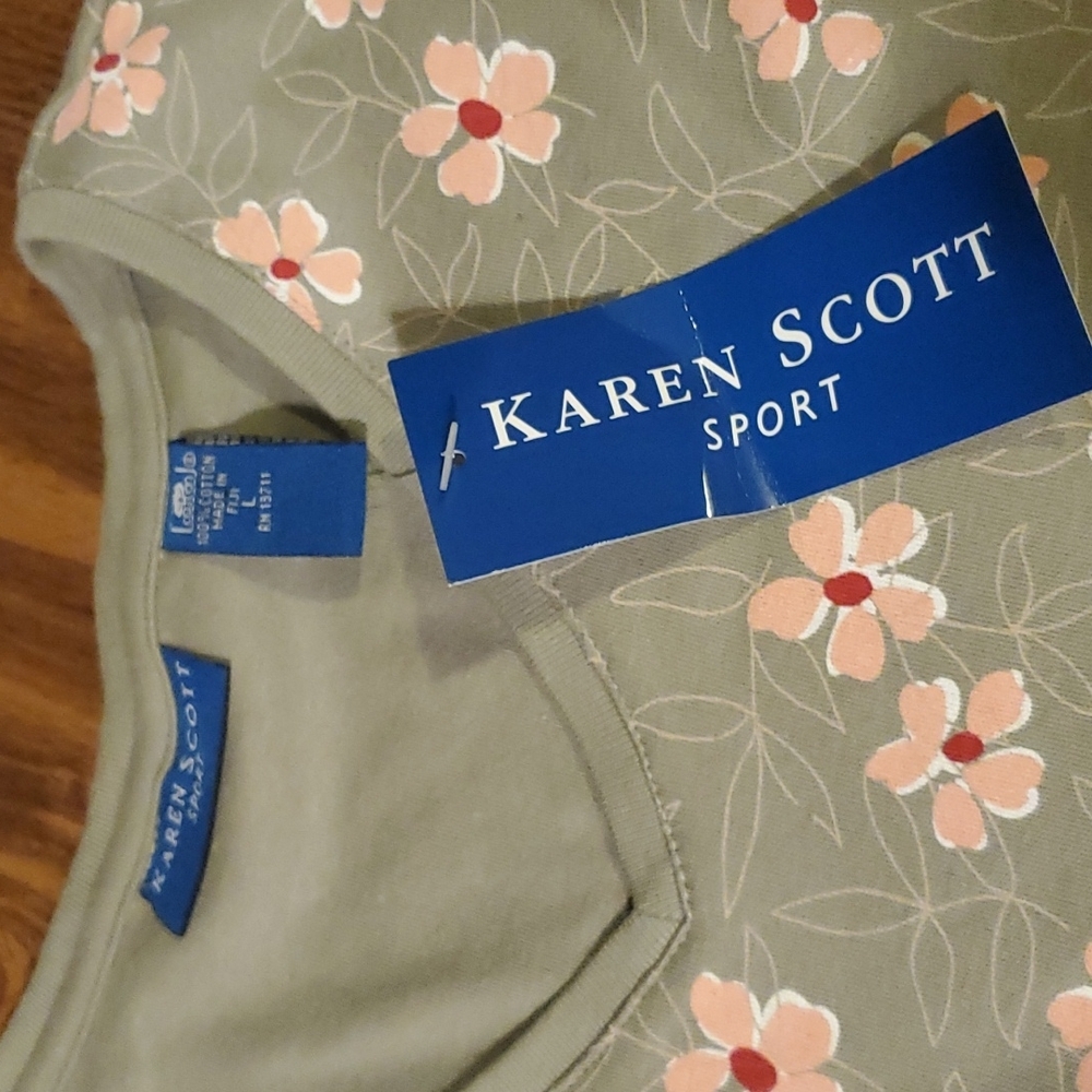 Blouse.      #102 - Picture 2 of 2